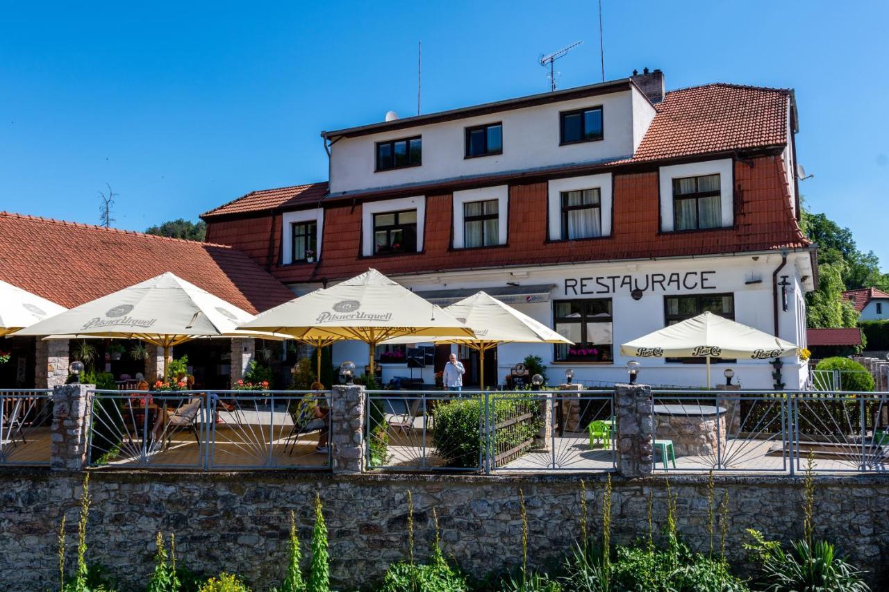 Hotel U Berounky Srbsko エクステリア 写真