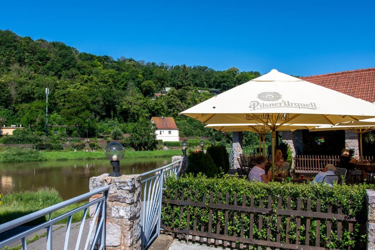 Hotel U Berounky Srbsko エクステリア 写真