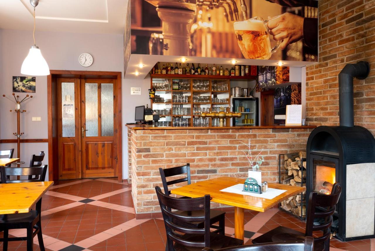 Hotel U Berounky Srbsko エクステリア 写真