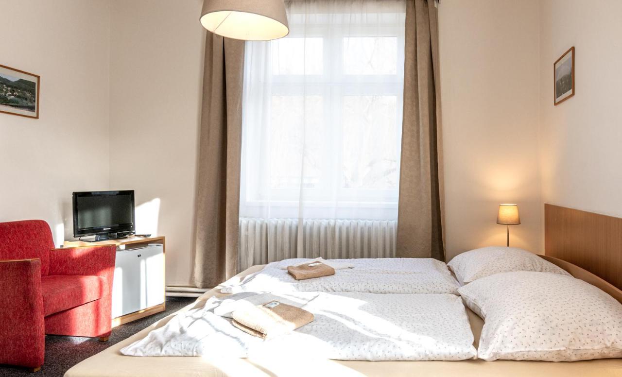 Hotel U Berounky Srbsko エクステリア 写真